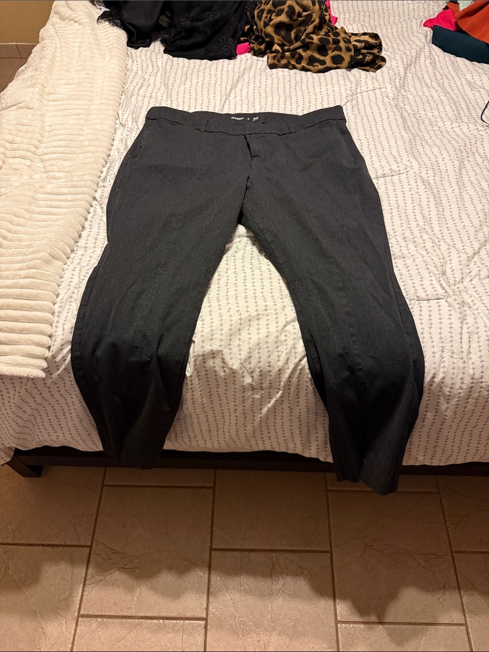 Old Navy Women's Black Cropped Dress Pants with Split Hem